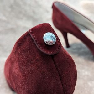 Michael kors suede pumps